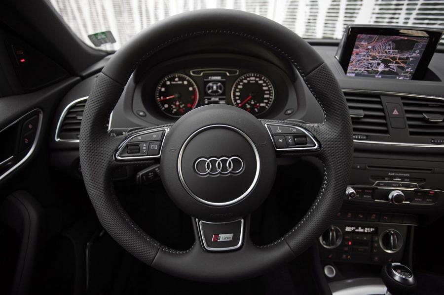 Панель приборов Audi Q3 2.0 TFSI Quattro S-Line (8U) 2011 года  (WW) (фото 25 из 68)